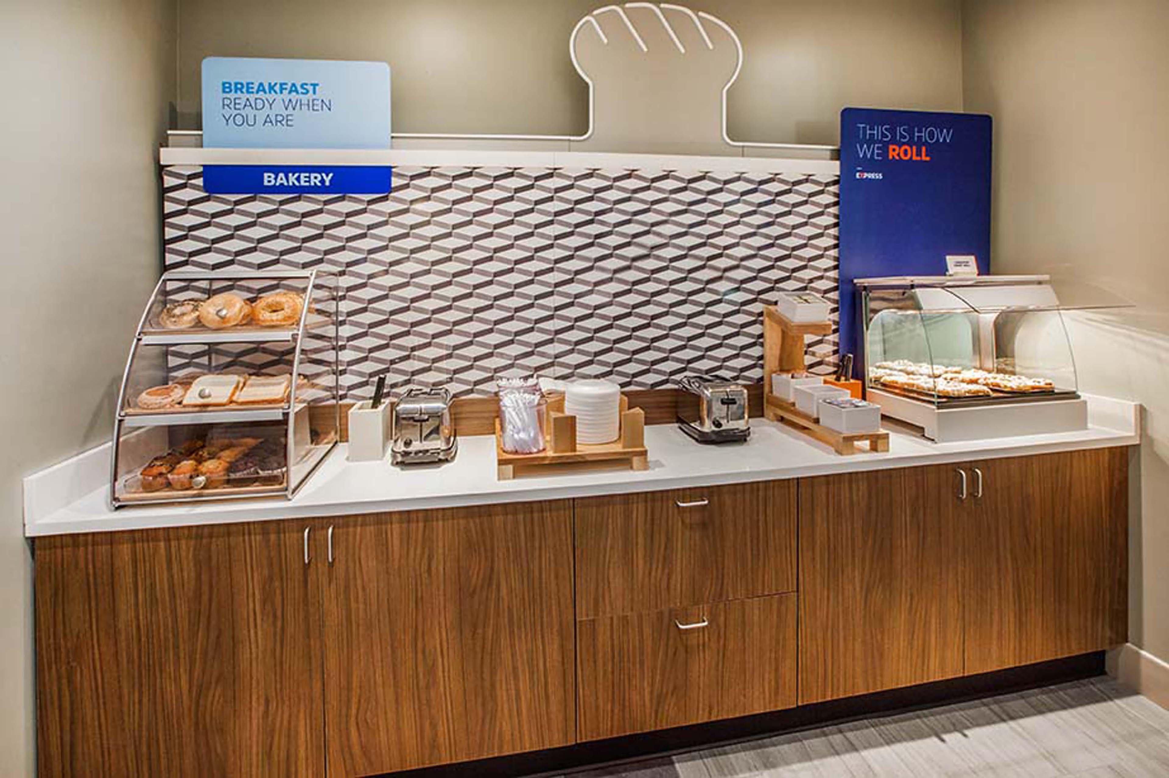 Holiday Inn Express - Cortland By Ihg Dış mekan fotoğraf